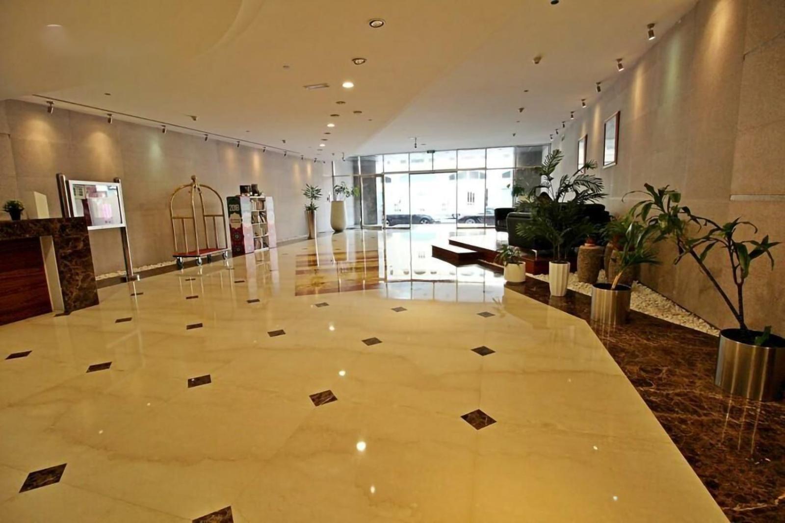 Apartment Dream - 3 Bedroom In Sulafa Tower Marina