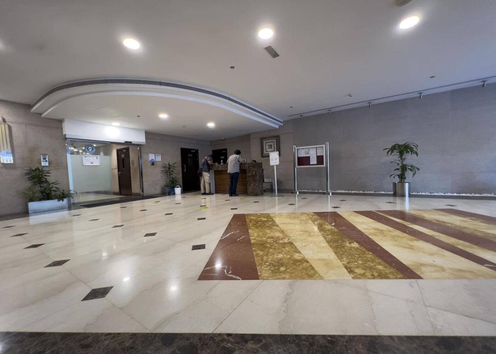 Apartment Dream - 3 Bedroom In Sulafa Tower Marina *
